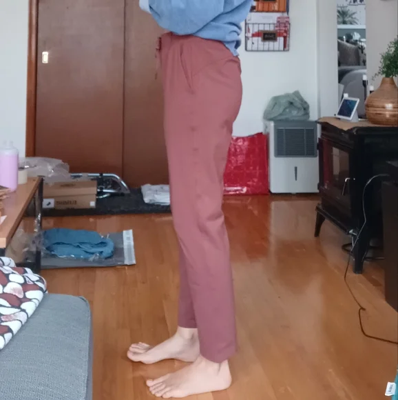 🆕️NWT Old Navy High-Waisted Powersoft Coze Edition Slim Taper Pants, Size Small - Picture 9 of 10